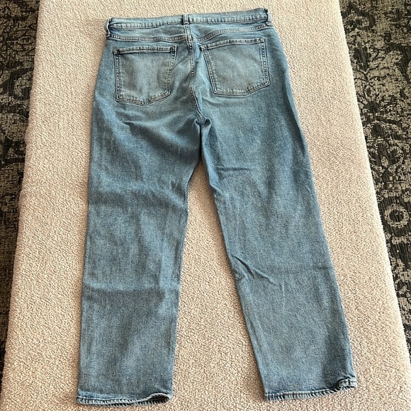 Old Navy Size 14 Extra High Rise Straight Jeans Light Wash Distressed - Picture 2 of 4